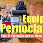 ¿Qué considerar al comprar mochilas con accesorios útiles para camping especializada?